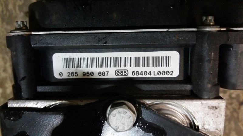 Блок ABS DSC / насос АБС N52 2.5 на БМВ Е60 Е61 / BMW 5 Е60 Е61 2003-2009г.\nОригинал.\nС двигателя N52 2.5 бензин. \nС аукциона Японии. Пробег 85 000 км.\nВ отличном состоянии. Без дефектов. Рабочий. Проверен перед снятием с автомобиля.\nКонтрактная запч