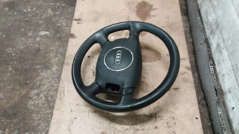Рулевое колесо руль с кнопками на Audi A4 B6 / Ауди А4 Б6 2000-2004г.\nОригинал.\nСнят с распила из Японии.\nВ отличном состоянии. Контрактная запчасть из Японии. Отправим в регионы ТК.