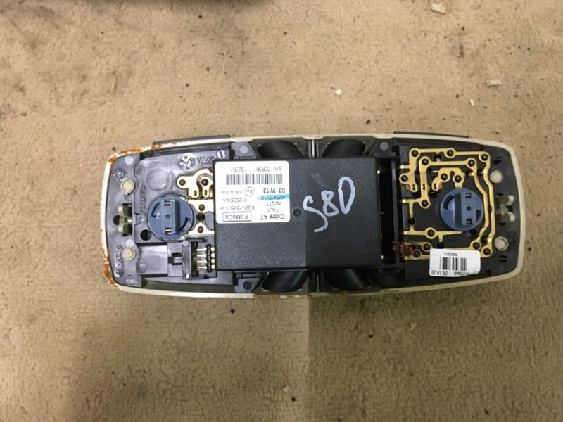 Плафон салонный задний / светильник на Volvo S80 II / Вольво С80 2 поколение 2006-2016г.\nОригинал.\nВ отличном состоянии. Без дефектов. Отправим в регионы ТК.\nПрименимость:\nVolvo S60 2010-2018\nVolvo S80 2006-2016\nVolvo V60 2011-2018\nVolvo V70 2007-2