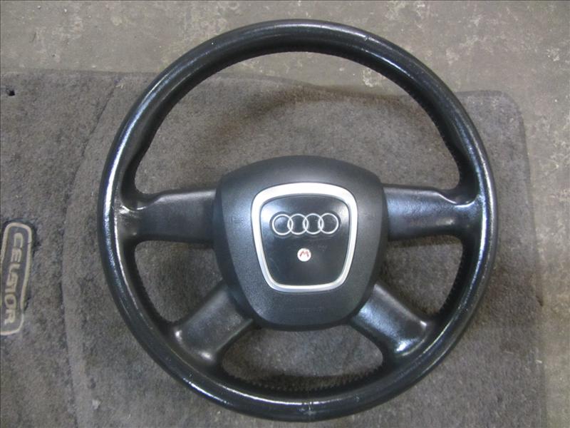 Рулевое колесо руль кожа с подушкой AIR BAG, С автомобиля Audi A4 B7 2.0 ALT AT 2005г седан вариатор 2WD (передний привод) седан цвет синий. Контрактная запчасть из Японии. Пробег 111 000 км. Без пробега по РФ., отличное