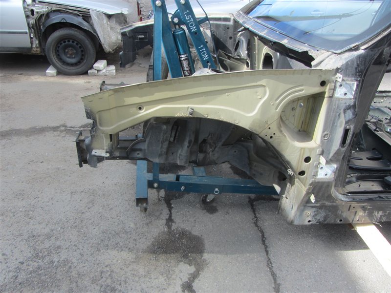 Лонжерон передний левый на БМВ X5 E53 / BMW Х5 Е53 2000-2007г.\nОригинал.\nВ отличном состоянии.\nБез жучков и коррозии. Заводская краска. Авто с аукциона Японии.\nКонтрактная запчасть из Японии. Без пробега по РФ. Отправим в регионы ТК.