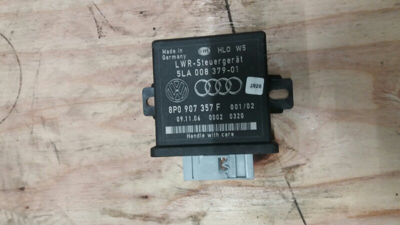 Блок электронный корректора / эбу регулировки угла наклона фар на Audi A4 B7 / Ауди А4 Б7 2005-2007г. \nОригинал.\nВ отличном состоянии. Рабочий. Отправим в регионы ТК.\nПрименимость:\nAudi A3 [8P1] 2003-2013\nAudi A3 [8PA] Sportback 2004-2013\nAudi A4 [B