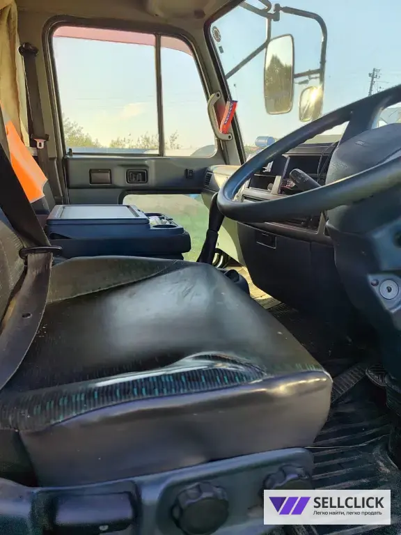 Бортовой грузовик Nissan Diesel с КМУ UNIC, 2003
