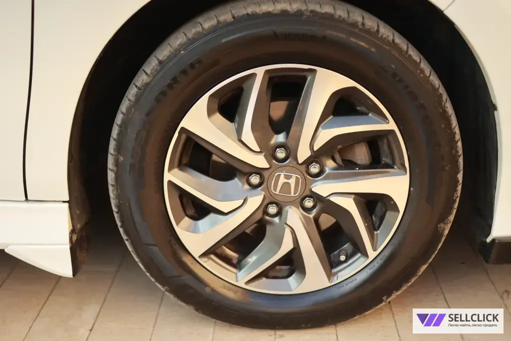 Honda Stepwgn 1.5 Вариатор, 2015, 146000 км