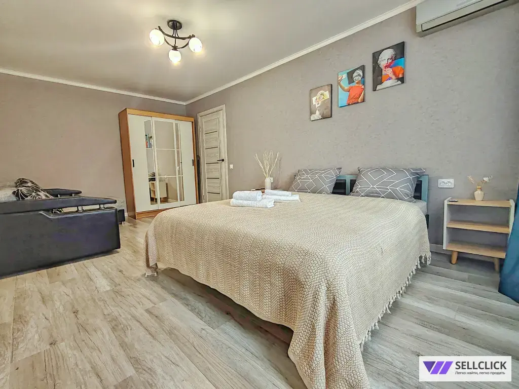 Однушка на Мира с парящей кроватью