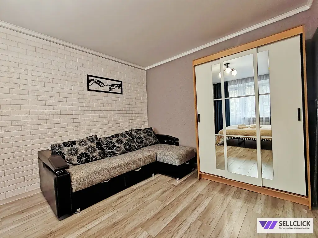 Однушка на Мира с парящей кроватью