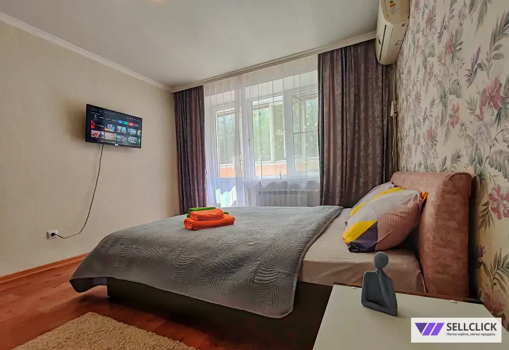 однушка возле онкоцентра на Октябрьской