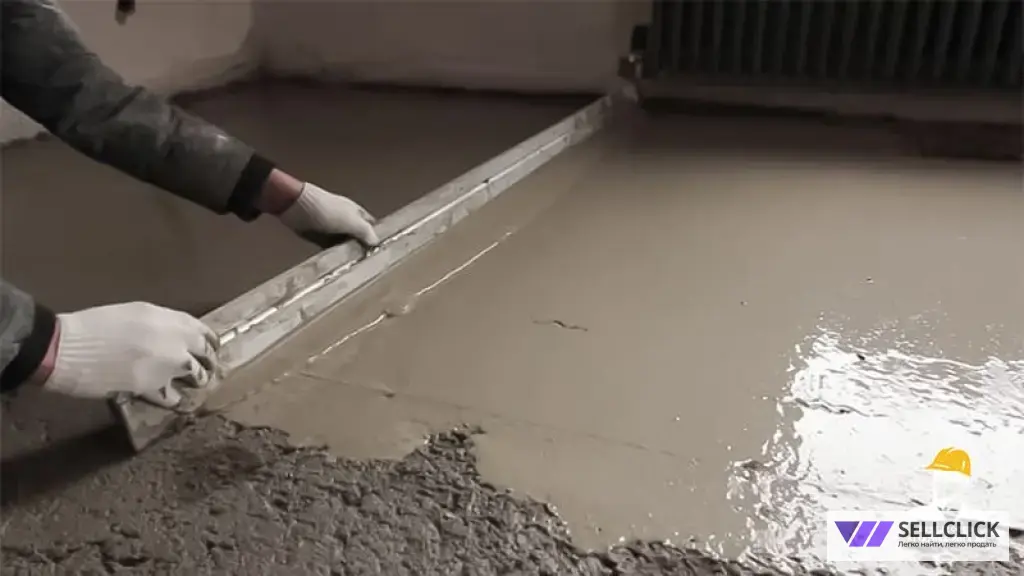 Мокрая стяжка пола по маякам