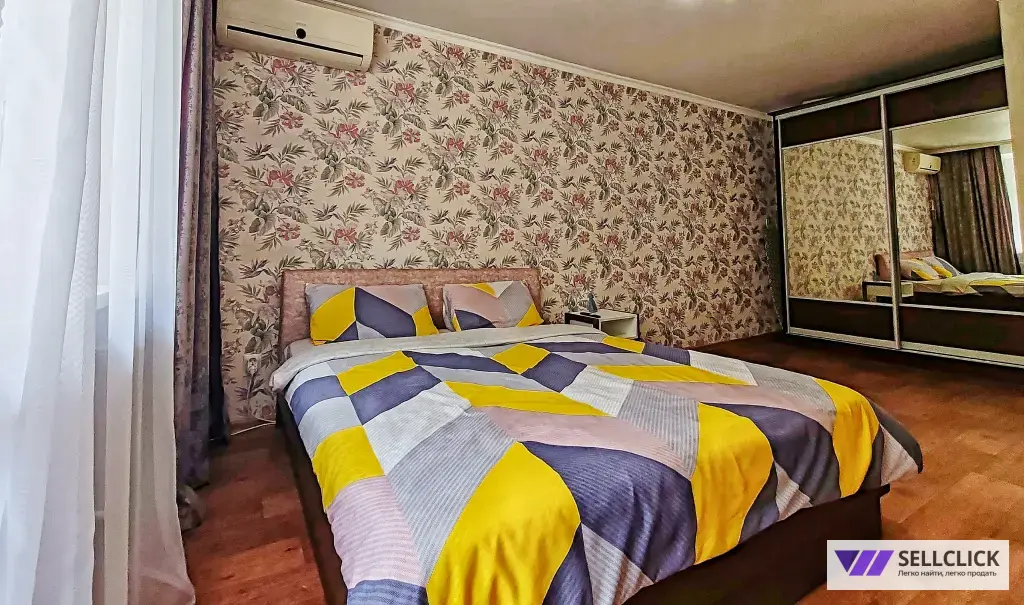 однушка возле онкоцентра на Октябрьской