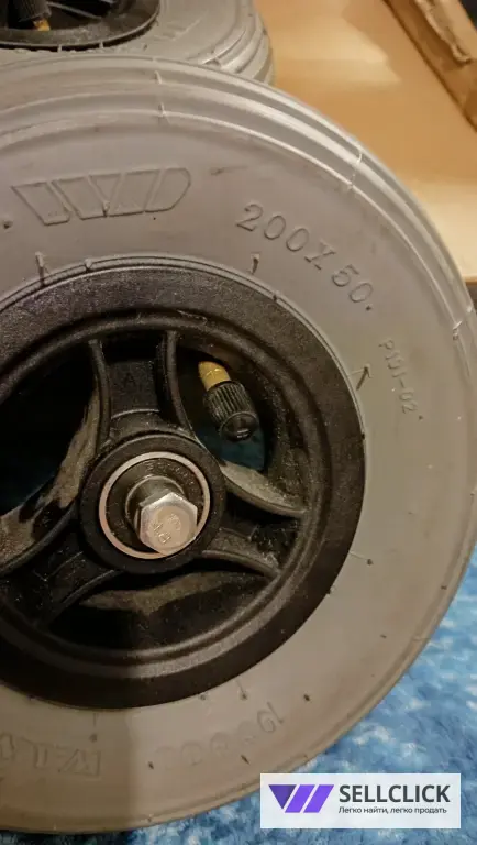 Покрышки с камерой для инвалидной коляски Otto Bock.