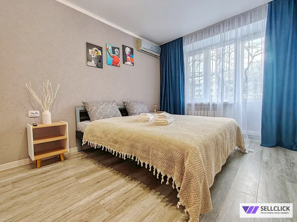 Однушка на Мира с парящей кроватью