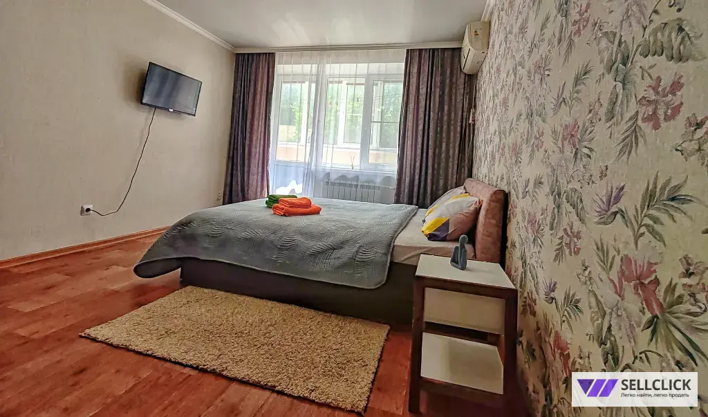 однушка возле онкоцентра на Октябрьской