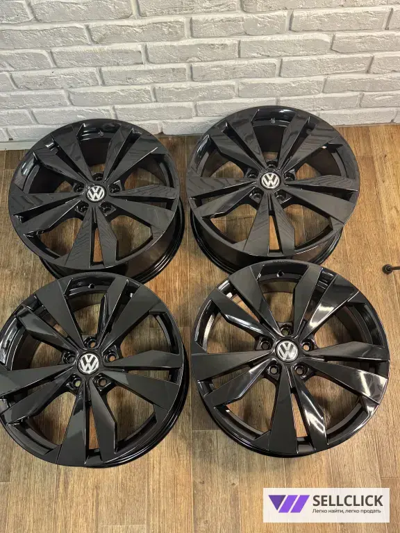 Оригинальные диски R-18 Volkswagen