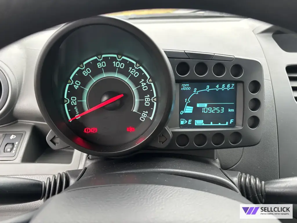 Chevrolet Spark 1 Механическая, 2011, 109000 км