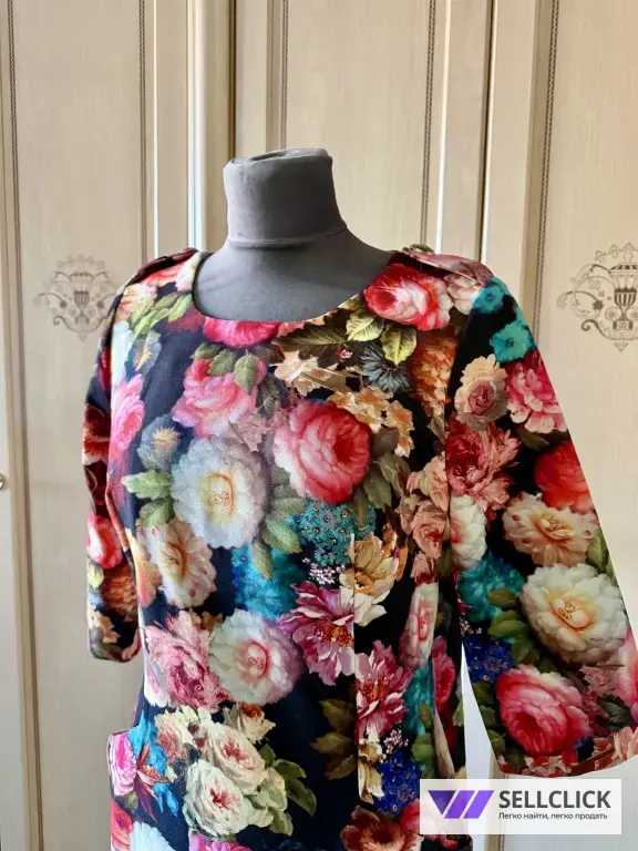 Нарядное платье с открытой спиной