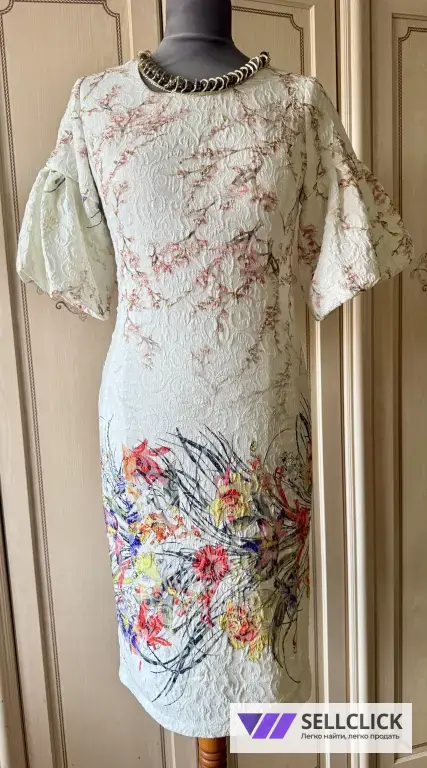 Нарядное платье р. 42