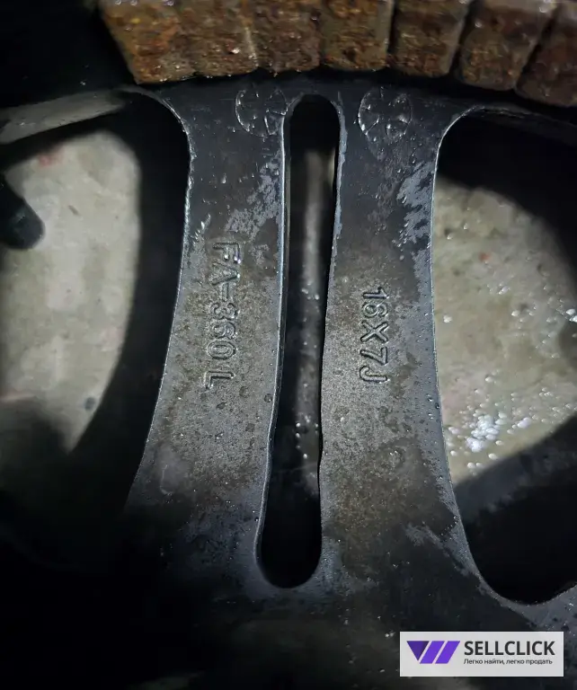 momo R16 5x114.3 205/55