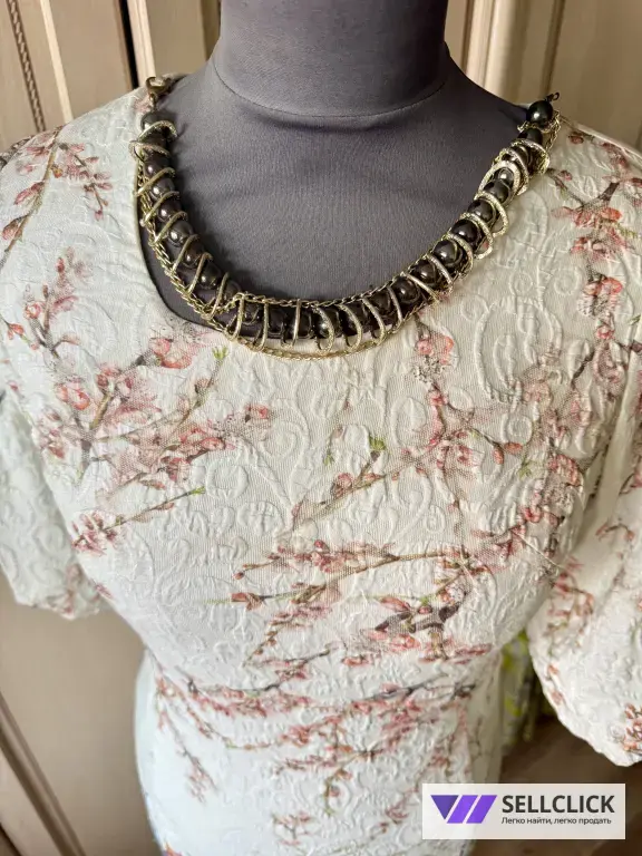 Нарядное платье р. 42