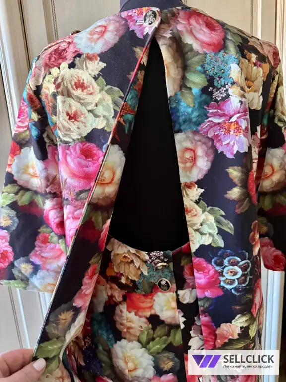 Нарядное платье с открытой спиной