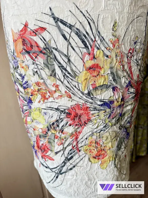 Нарядное платье р. 42