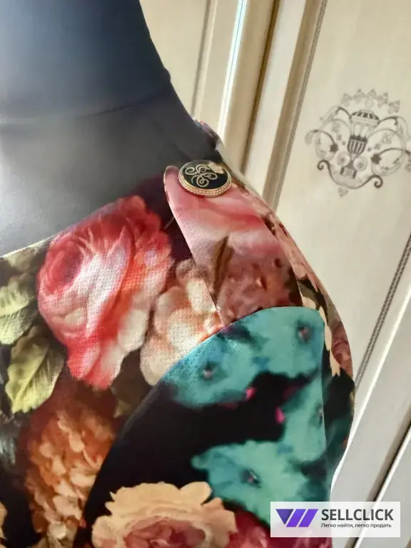 Нарядное платье с открытой спиной