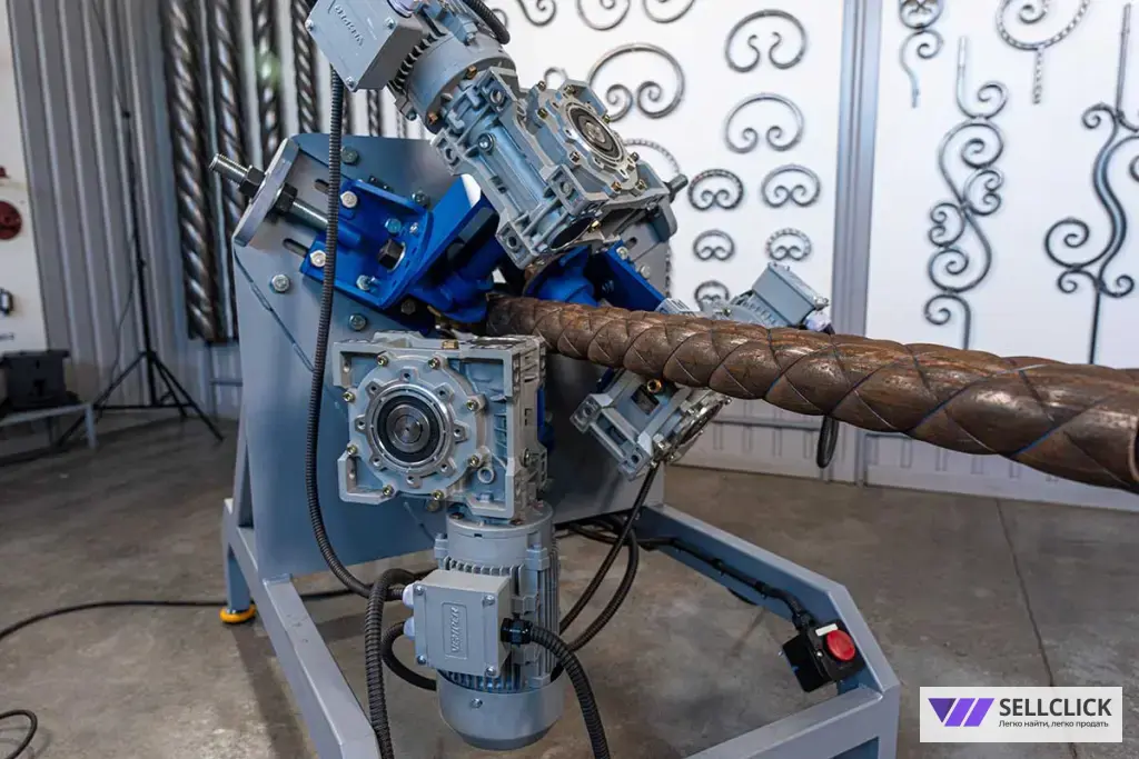 • Прокатно-формовочные станки «ПРОФИ-ВТ» – для изготовления «витой трубы» с тремя гранями крученой формы