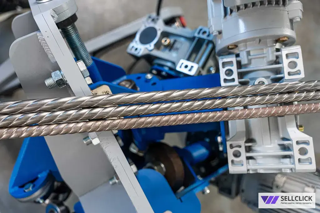 • Прокатно-формовочные станки «ПРОФИ-ВТ» – для изготовления «витой трубы» с тремя гранями крученой формы