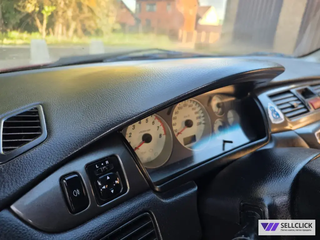 Mitsubishi Lancer 1.6 Механическая, 2005, 250000 км