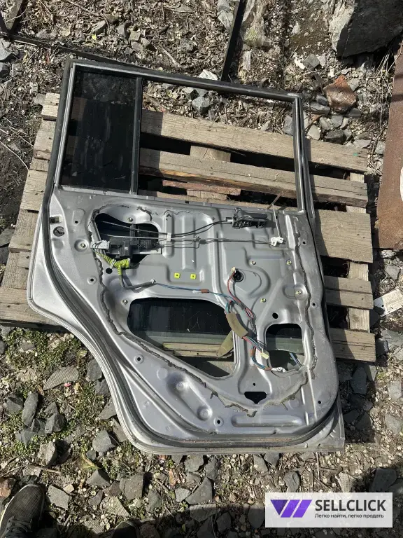 Задняя дверь Toyota BB