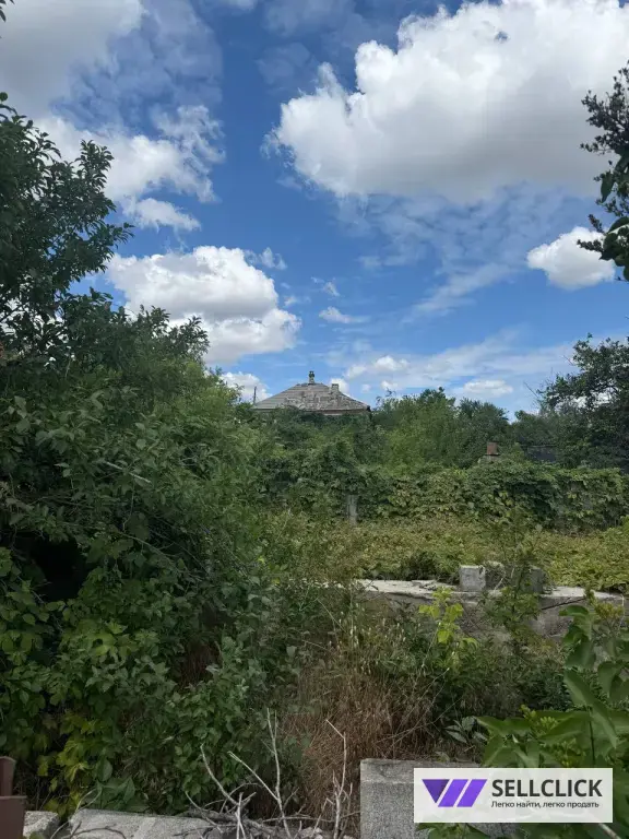 Продается участок в спальном районе Мариуполя рядом с морем