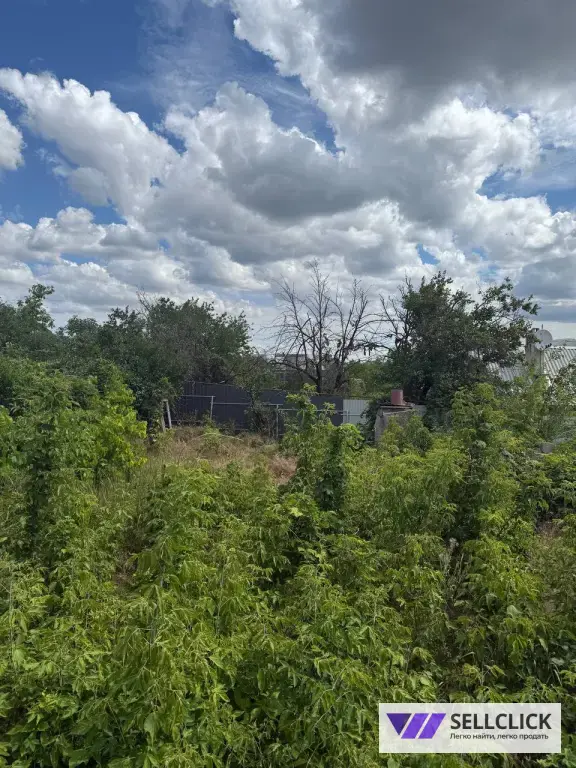 Продается участок в спальном районе Мариуполя рядом с морем