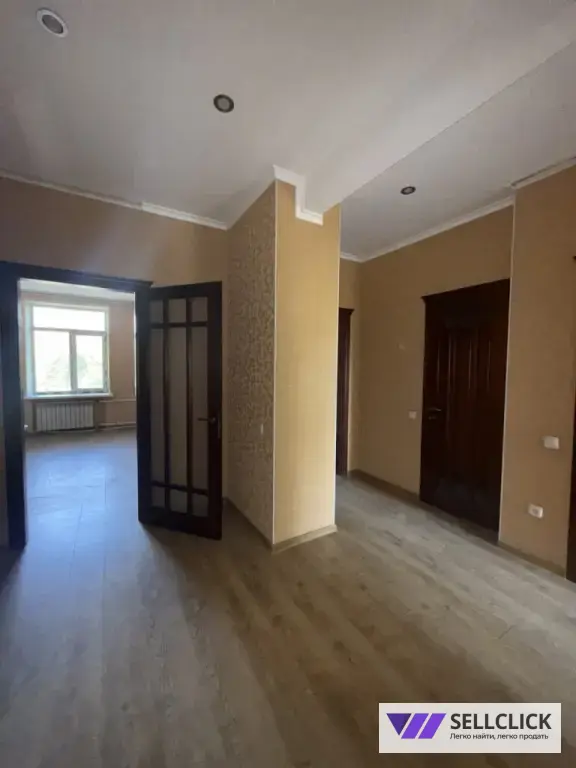 Квартира 3 комнаты, 83 м², 2/2 эт., Агент