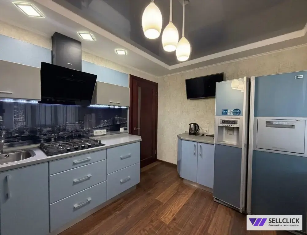 Дом 182 м², участок 542 сот.