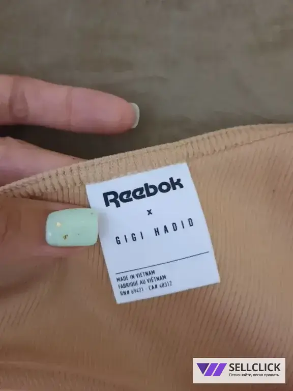 Топ спортивный Reebok XS новый